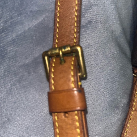 LV bag vintage ❤️ length is 10.5inch width is 8inch and height 2inch full. - Picture 7 of 8